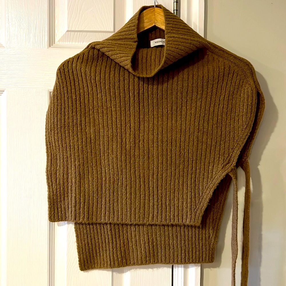 Mijeong Park neck warmer in camel